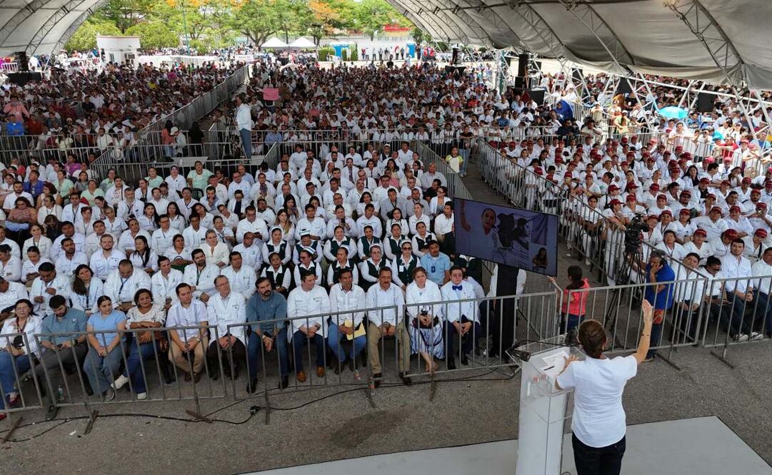 Claudia Sheinbaum garantiza apoyo a Tabasco, a gobernador y afirma "soy tabasqueña". Foto: Presidencia