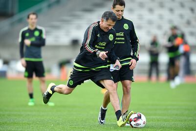 'Chicharito' Hernández da referencias de Osorio