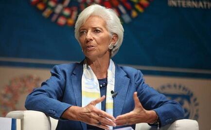 Mexico backs Lagarde to stay on as IMF chief 