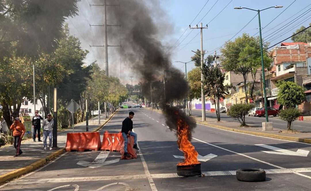 Se cumplen 6 días de protestas de vecinos de las colonias El Capulín y Libertadores de 1857 por las afectaciones en sus viviendas debido a las obras del Tren Interurbano (14/01/2025). Foto: Especial