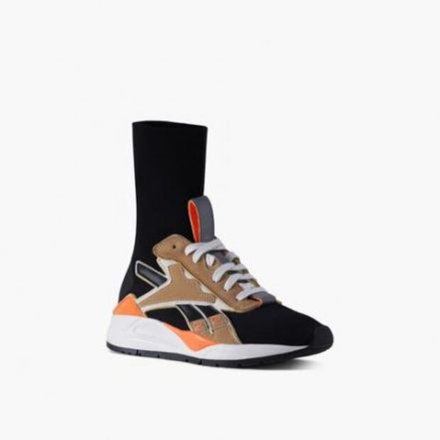 Victoria Beckham colabora con Reebok y lanzan colección