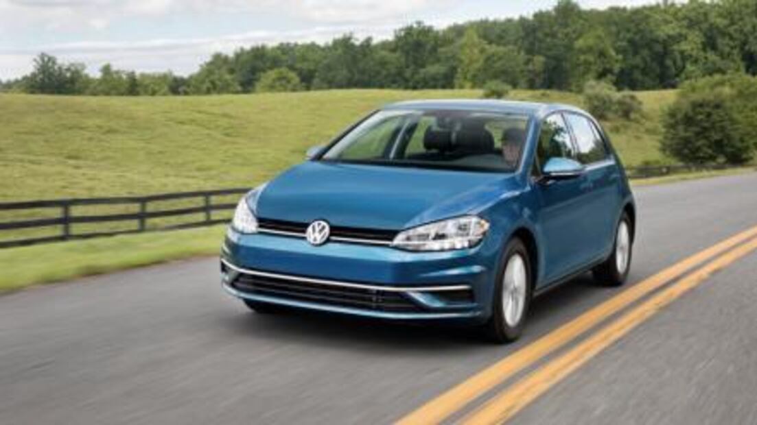 Corolla Hatchback 2019 vs VW Golf 2018