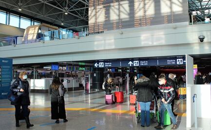 Países europeos suspenden vuelos a Reino Unido por variante "fuera de control" de Covid-19