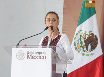 Tras entrega de 29 narcos a EU, hackearon el celular de Sheinbaum, asegura NYT; portavoz de Presidencia declinó hacer comentarios
