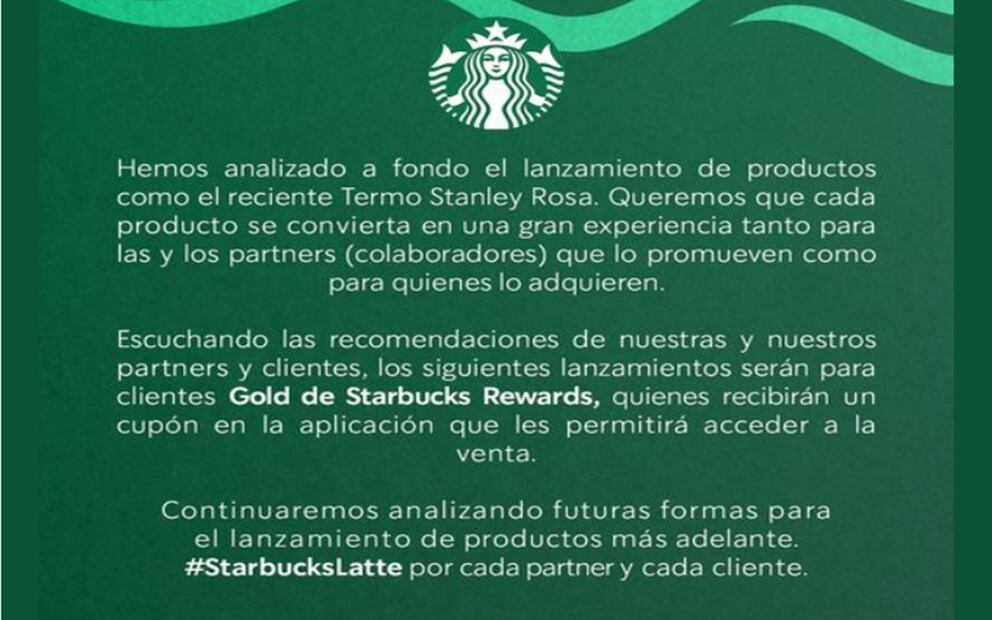Luego de que varios consumidores intentarán conseguir el famoso vaso Termo Stanley Rosa, Starbucks refirió que analizaron el lanzamiento de ese tipo de productos. Foto: Starbucks