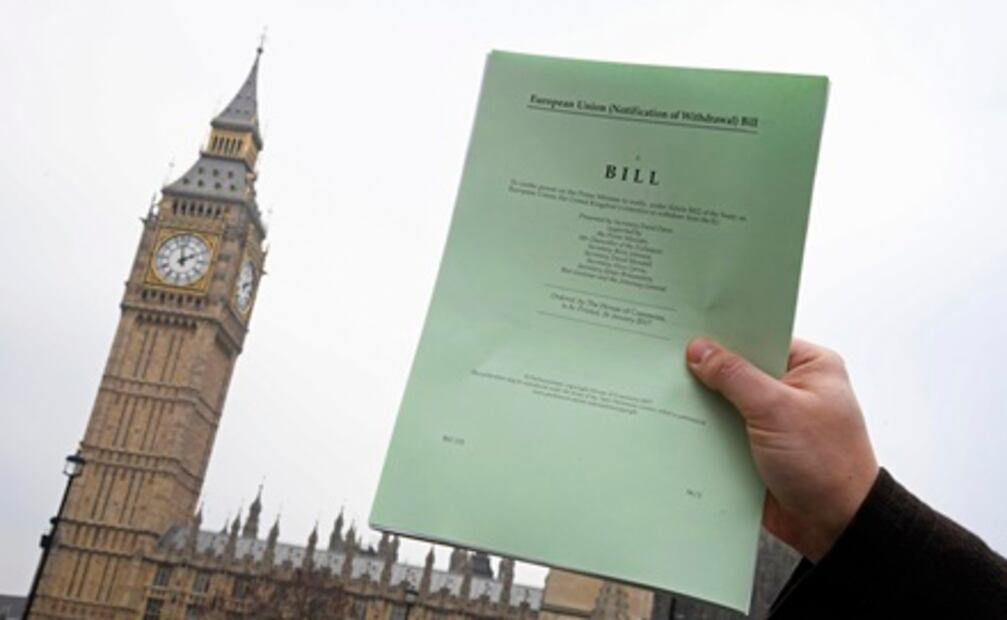 Gobierno británico presenta proyecto de ley para activar "Brexit"