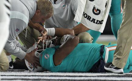 Recomiendan a Tua Tagovailoa retirarse tras sufrir conmoción cerebral