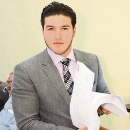 Por “gasolina VIP”, tunden a senador