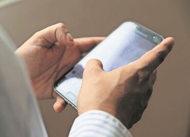 Periodistas y activista alistan denuncia en FGR por espionaje con Pegasus en este sexenio