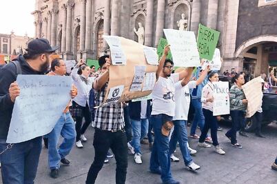Marchan en Edomex contra el gasolinazo