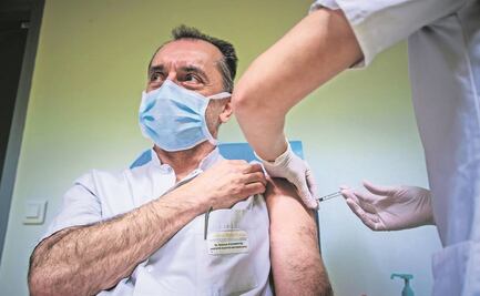 Francia administrará una tercera dosis anti-Covid a los mayores de 40 años