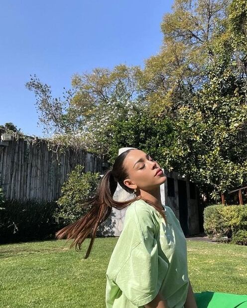 Danna Paola luce outfit verde que será tendencia en primavera