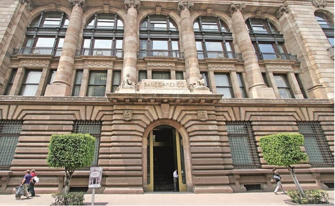 Mexico's post-Trump blues deepen as central bank chief to move on