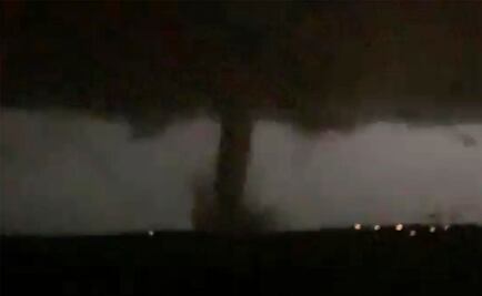 Tornado causa graves daño en Dallas y deja a miles sin electricidad