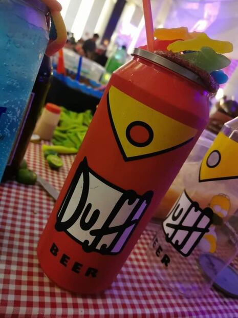 Los tanques de Portales, las micheladas monumentales de la CDMX
