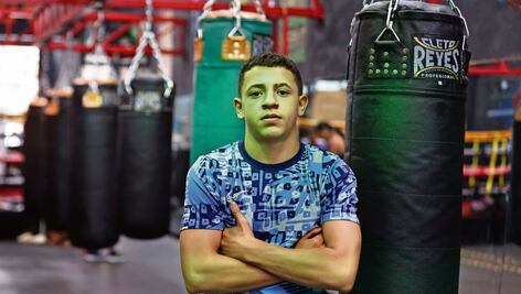 Juan "El Güerito de Tepito", un consentido en el Barrio Bravo; el joven peleador no se marea con la fama