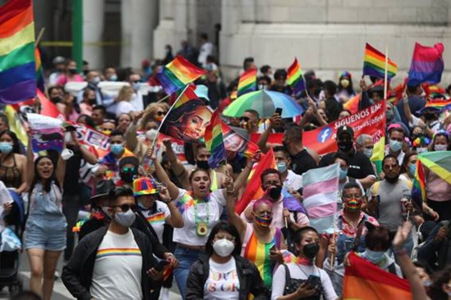 Así se vio la Marcha por el Orgullo LGBT+ en la CDMX, en fotos y videos