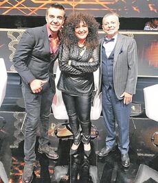 “Parodiando tiene más talento que muchos profesionales”