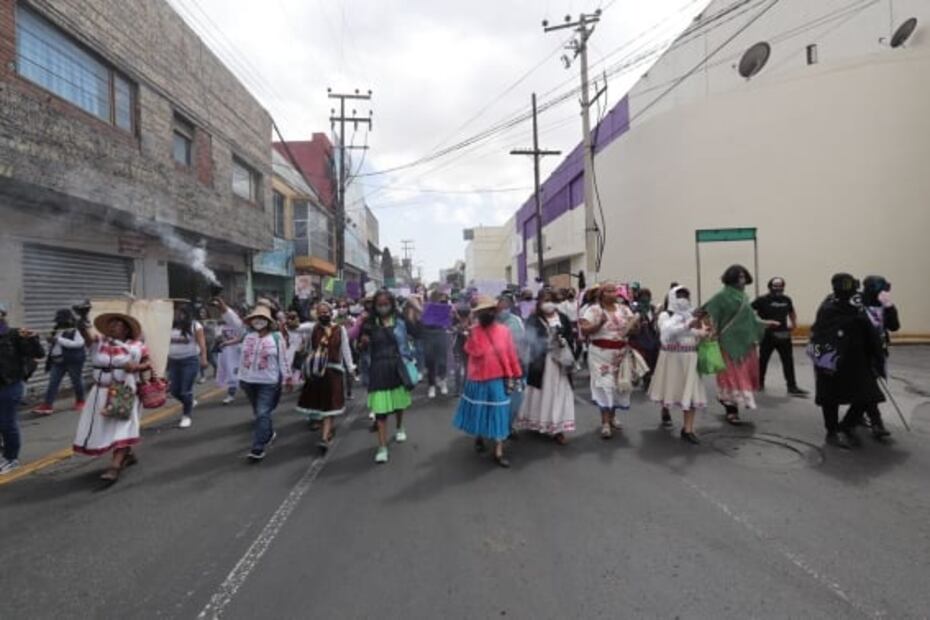 Miles de mujeres marchan en Toluca por el Día Internacional de la Mujer 