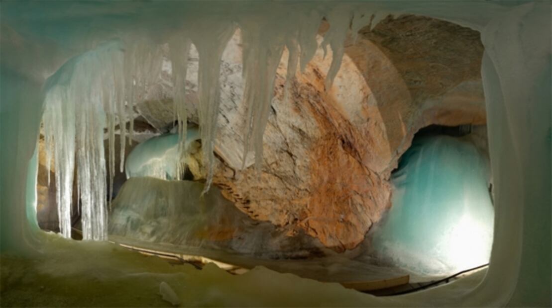 Dónde está la cueva de hielo más grande del mundo