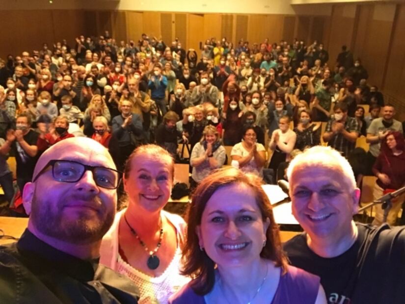 Muere Hana Horká, cantante checa que se contagió voluntariamente de Covid sin estar vacunada