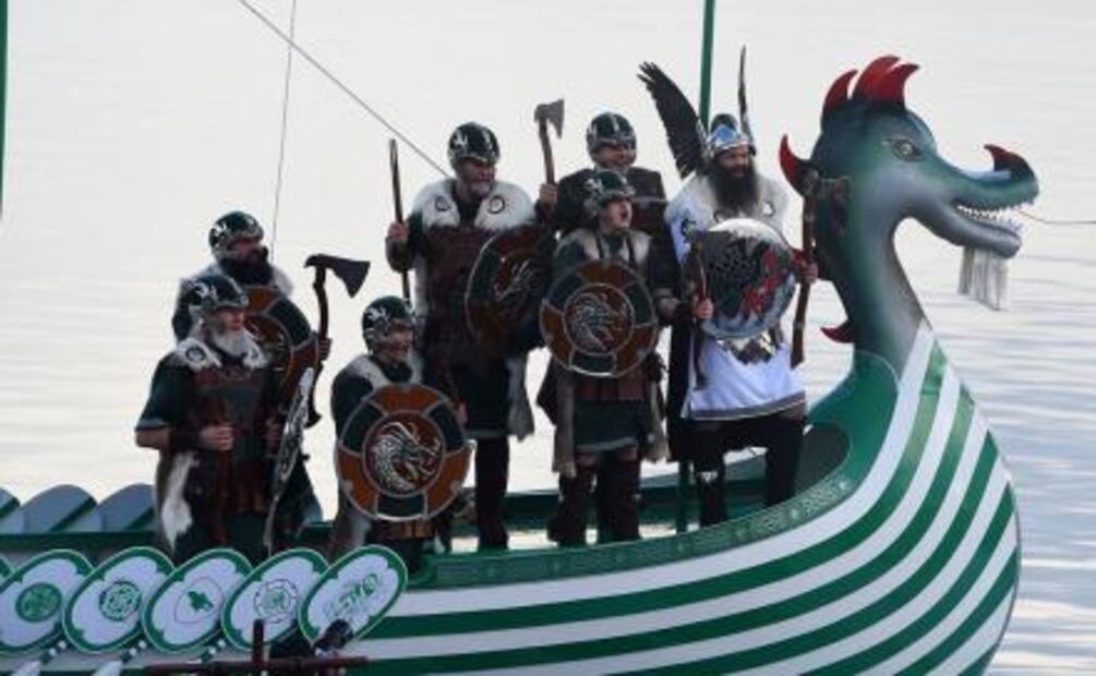 Con hachas y fuego, los vikingos regresan a un puerto británico