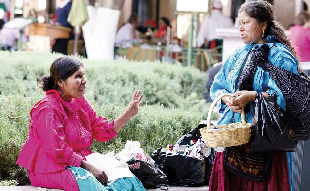 Uno de los colores con que las comunidades indígenas han combinado este color es el azul celeste. Foto: Archivo EL UNIVERSAL.