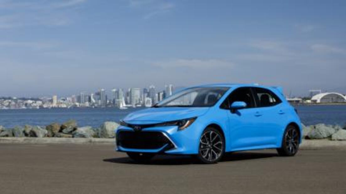 Corolla Hatchback 2019 vs VW Golf 2018