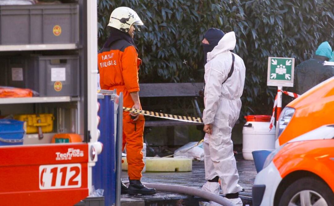 El riesgo para la salud humana es alto, avisa la OMS, dadas las múltiples exposiciones de la población conocida al manipular cadáveres de animales . Foto: EFE