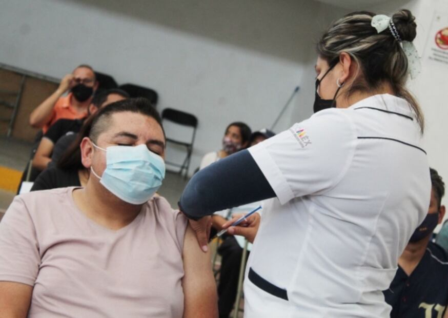 "No sean necios y vacúnense": aplican 310 mil dosis de Sputnik V a jóvenes en Ecatepec