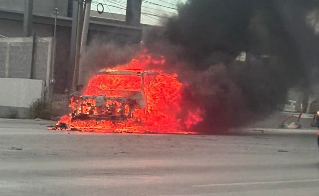 El delegado de la FGR en Tamaulipas fue asesinado a tiros luego de que saliera de su camioneta incendiada por una granada sobre el Bulevar Hidalgo en la ciudad de Reynosa (04/08/2025). Foto: Especial