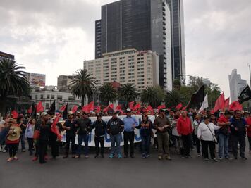 Marcha SITUAM del Ángel a la SEP por aumento salarial