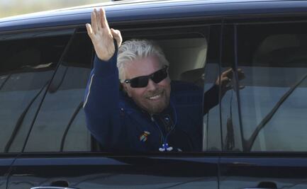 Multimillonario Richard Branson llega al espacio en nave de Virgin Galactic