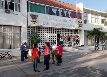 CNTE toma alcaldías, vías del tren y oficinas de rentas en Michoacán