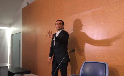 Adal Ramones hablará de política en su nuevo programa