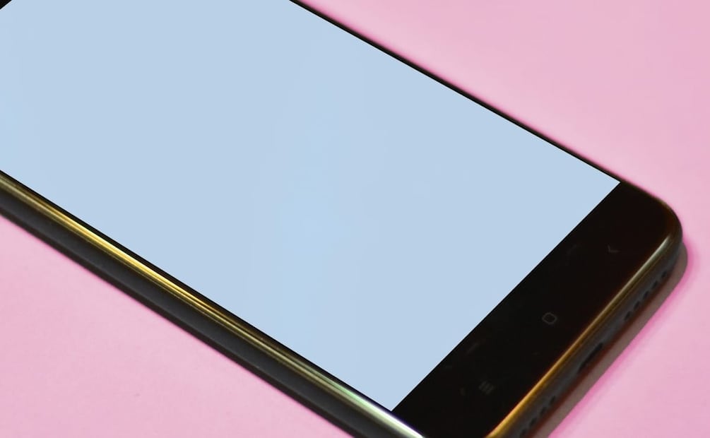 Los rayones son las marcas de uso más comunes en los celulares. Foto: Unsplash