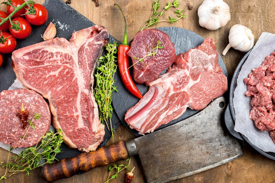La abstención de carne roja es uno de los actos más significativos para los fieles. Foto: Freepik