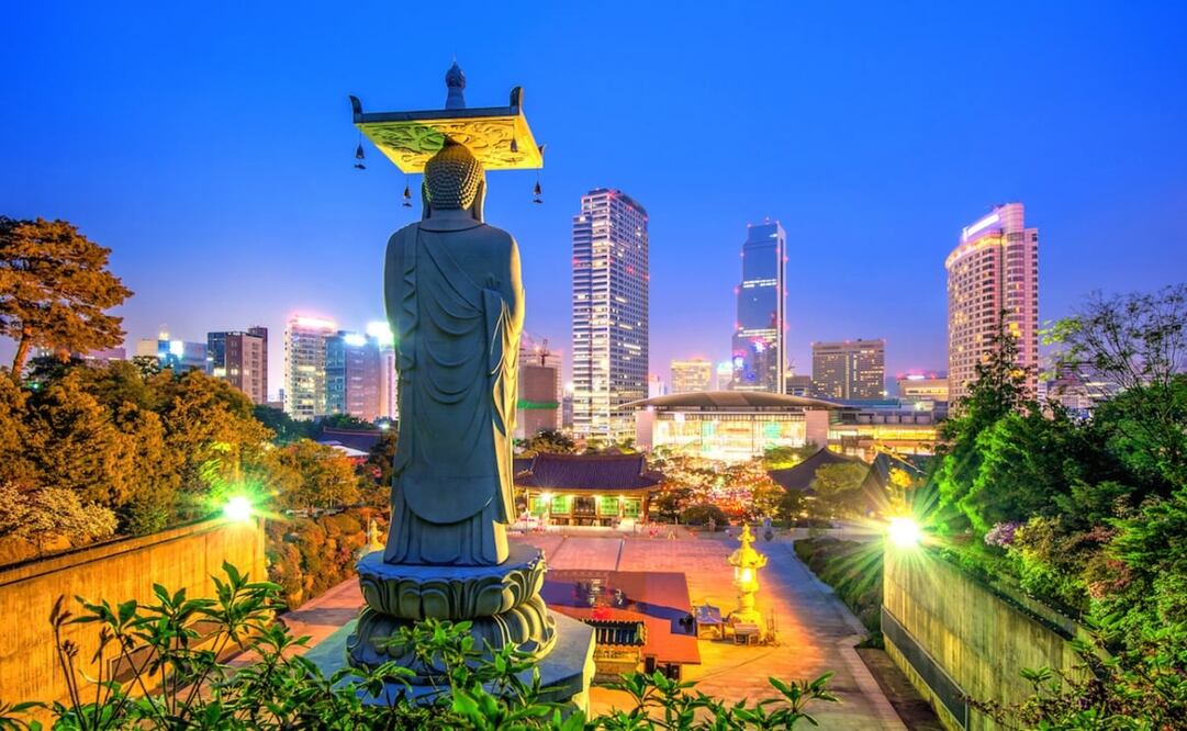Un vuelo hacia Seúl, capital de Corea del Sur, te puede costar 23 mil 605 pesos. (Foto: iStock)