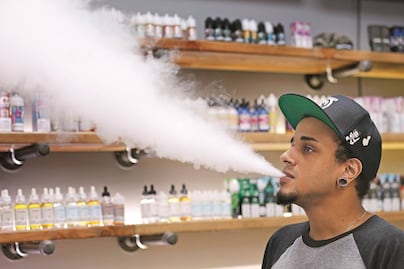 Regular vapeadores generará impuestos de hasta 13 mil mdp; prohibición impulsará mercado negro, afirman
