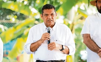 Ni Javier May confía en salud pública; se atiende en particular