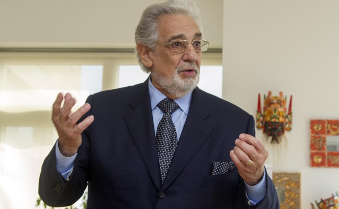 El tenor español Plácido Domingo bate hoy en Salzburgo al meterse en la piel del pescador de perlas Zurga. EFE/Miguel Rajmil