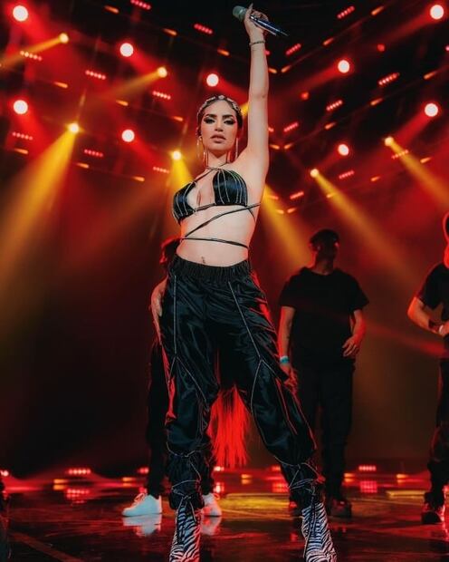 Kimberly Loaiza se corona como la reina de los flecos con estos 3 looks