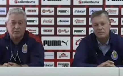 Ricardo Peláez advierte en Chivas, "nos partimos la madre o no seguimos"