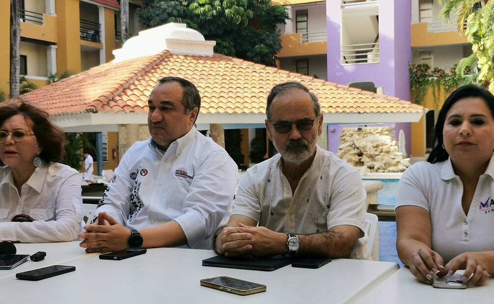 Al anuncio de la convocatoria acudieron el senador del Partido Acción Nacional y el candidato de la coalición del Partido Revolucionario Institucional. Foto: Adriana Varillas - EL UNIVERSAL