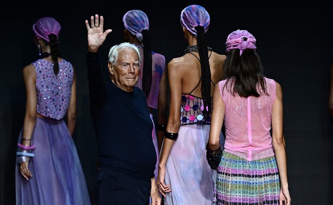 Girogio Armani en desfile de Emporio Armani en Milan Fashion Week, primavera-verano 2024. Foto: AFP