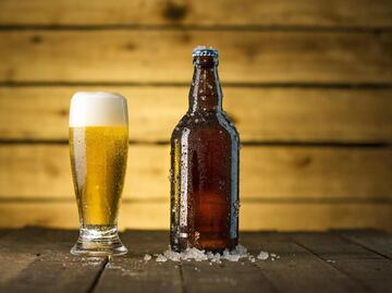 Qué le pasa a la cerveza cuando la metes al congelador