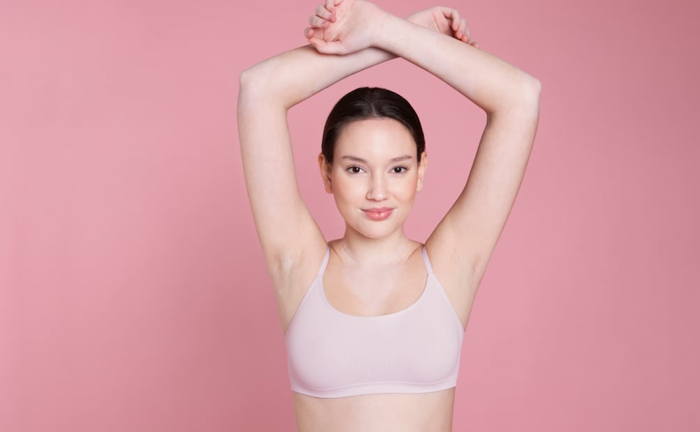 ¿El aceite de coco realmente ayuda a aclarar las axilas? Foto: Freepik