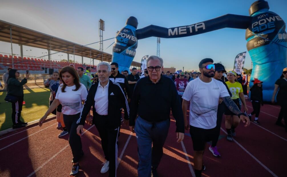 Rubén Rocha asiste a Carrera por la Paz y contra las Adicciones en Sinaloa (30/03/2025). Foto: Especial