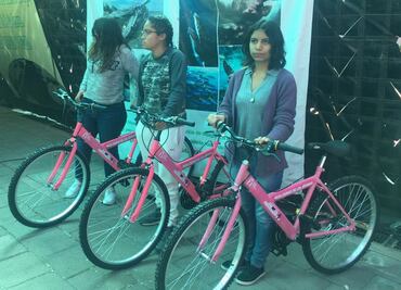 Neza entrega mil bicis a alumnos destacados de nivel medio superior y superior