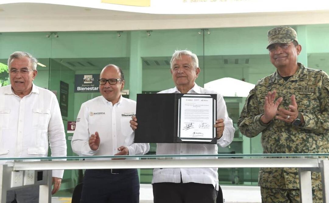 Entrega simbólica de más de 2 mil sucursales al Banco del Bienestar / Foto: Especial